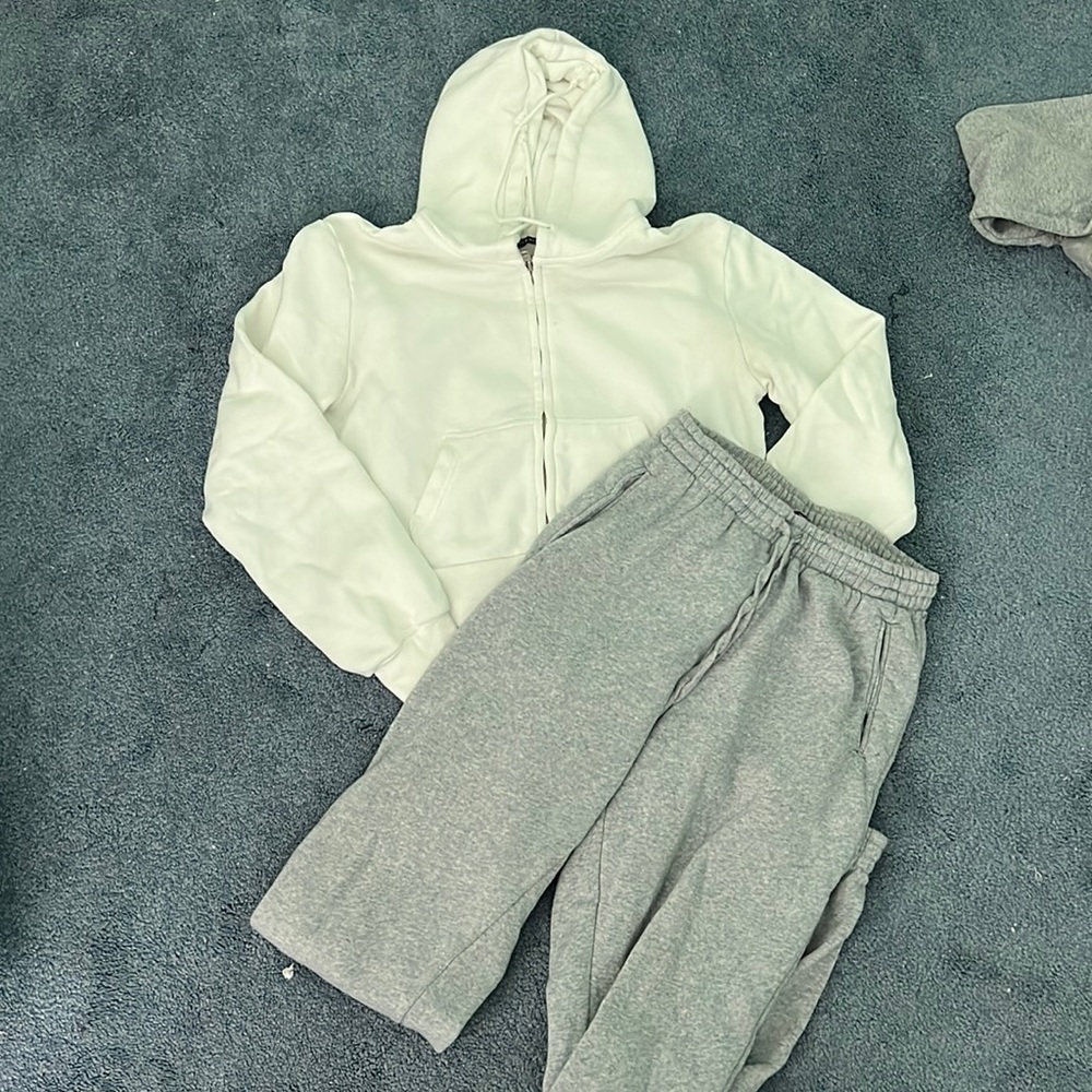 Brandy Melville Hoodie and Sweatpants